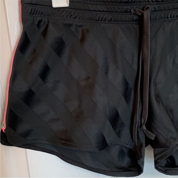 Nike | 2000s Women’s Grey Striped Dri-Fit Athletic Running Shorts Medium - Picture 4 of 10